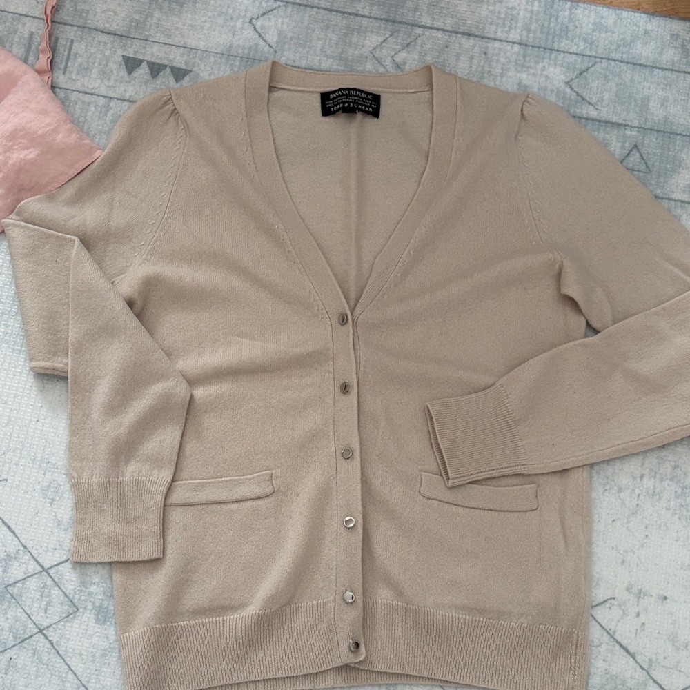Banana Republic Light Beige Todd and Duncan Cashmere Cardigan Sweater